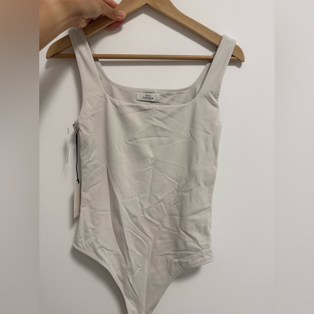 [BRAND NEW] Babaton Cream Square-Neck Bodysuit